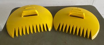 Two Set Of Leaf Scoops