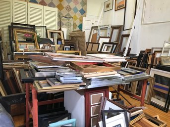 Enormous Frame Lot - HUNDREDS AND HUNDREDS Of Vintage / Antique / Modern Painting  Photo Frames - ALL ONE LOT