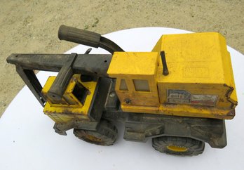 Vintage Tonka XMB 975 Toy Dump Truck