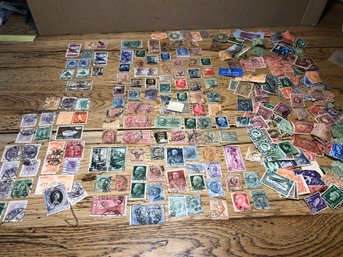 Foreign Stamps - Vintage - Egypt, Hong Kong, Italy And More.  Lot 24