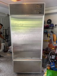 Stainless Steel SubZero Refrigerator Freezer On Bottom - 550SS - 36'