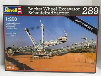 Revell, Large Bucket Wheel Excavator 289,schafelradbagger. Limited Edition 1/200 Scale Model Kit (#218)