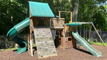 EASTERN JUNGLE GYM - MULTI-DECK FANTASY SWING SET - 30' X 16' - PLEASE READ PICK-UP INSTRUCTIONS-SOLD AS IS