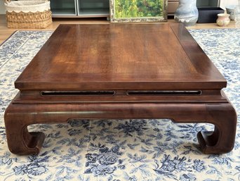 A Beautiful Vintage Chinoiserie Coffee Table By Henredon With Chow Legs