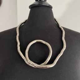 A Snake Twist 17' Bendable Pliable Necklace