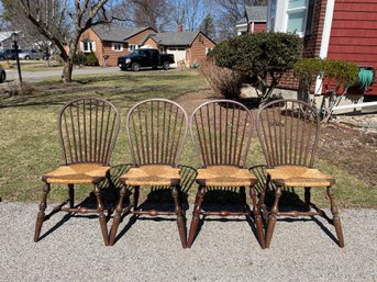 4 Windsor Chairs - Universal Design