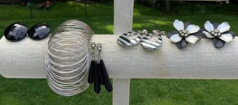 Fun! Vintage Retro Silver Slinky Bracelet & 4 Pairs Earrings