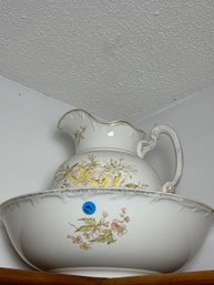 ANTIQUE PITCHER AND WASH BASIN SET