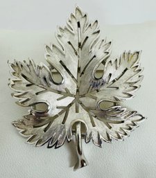 VINTAGE SIGNED CROWN TRIFARI SILVER TONE LEAF BROOCH