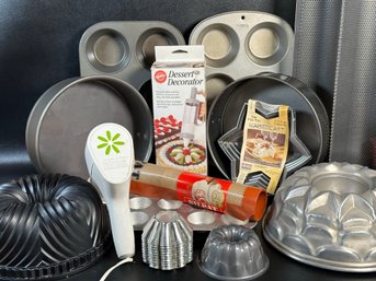 A Great Assortment Of Bakeware & Accessories