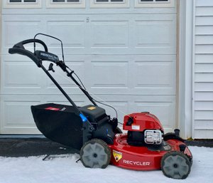 Toro Recycler 22inch Self Propelled Mower With Bag