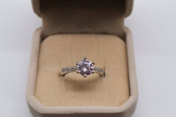 Gorgeous Engagement Ring W/ Very Sparkly Stones Size 7