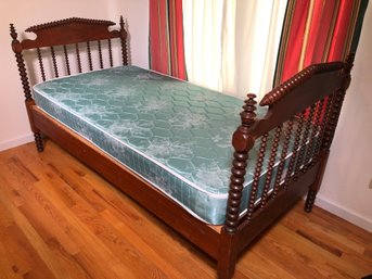 Beautiful Antique Jenny Lind Spool Bed / Day Bed - Platform Was Added - Comes With Twin Mattress - Nice Piece