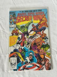 Key Issue- MARVEL SUPER HEROES SECRET WARS #1- Very High Grade!