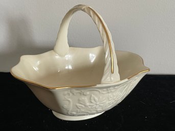 Lenox Ivory Small Floral Basket With Handle And 24K Gold Trim
