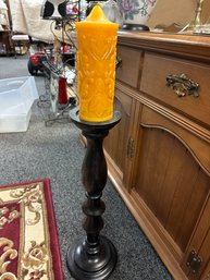 Nice Pillar Candleholder With Gold Candle