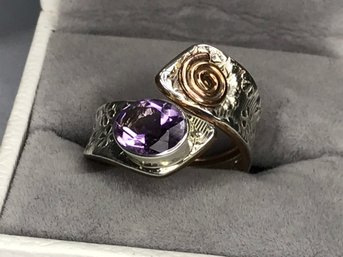 Very Pretty Modernism Ring - 925 / Sterling Silver With Gold Accents And Amethyst - Very Pretty Piece