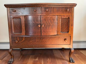 Vintage Oak Buffett.