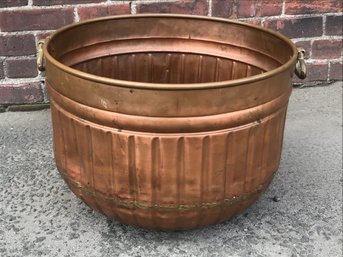 Fantastic SMITH & HAWKEN All Copper Bushel Basket / Copper Tub - Beautiful Patina / Brass Handles - WOW !