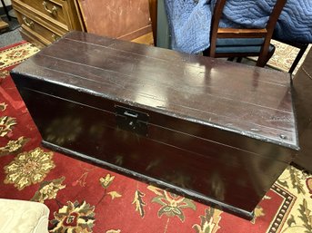 Lovely Storage Chest That Would Make A Great Coffee Table