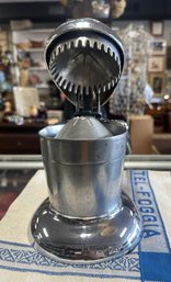 Vintage Rival Juice O Mat Tilt Top Manual Fruit Press Juicer Art Deco Silver. KSS/E2