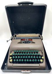 Smith-Corona Clipper Typewriter With Original Case (1950)