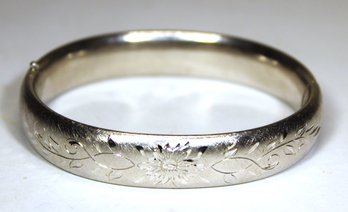 Very Fine Sterling Silver Hinged Bangle Bracelet Having Bright Cut Floral Design