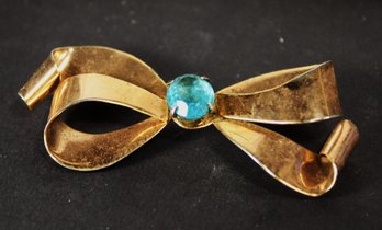 SIGNED CORO GOLD OVER STERLING SILVER LARGE 'BOW' FORMED BROOCH BLUE STONE