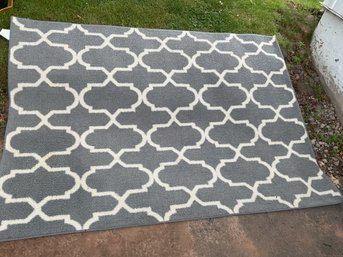 Grey And White Rug 5 X 7