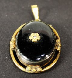 VINTAGE GOLD FILLED BLACK ONYX PENDANT LOCKET VERY CLEAN