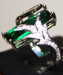 Fancy Silver Ring Having Green And White Gemstones Size 6.5