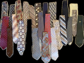 Great Tie Lot (1) With Many Vintage-Oscar De La Renta, Dave Mackay, Bert Pulitzer, Hardy Amies & Others
