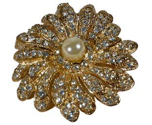 Fine Gold Tone Rhinestone Floral Form Brooch