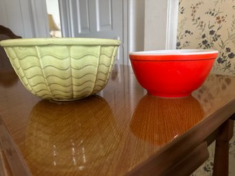 2 Vintage R.P.P. Co. Roseville Ohio Bowl And Pyrex Red