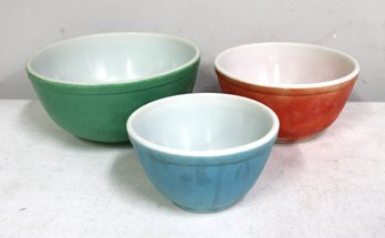 Set Of (3) Vintage Pyrex Nesting Bowls