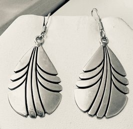 VINTAGE SIGNED SY NATIVE AMERICAN STERLING SILVER DANGLE EARRINGS