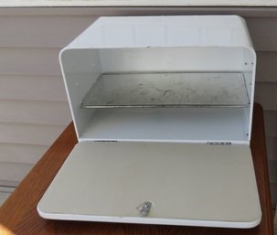 Vintage Countertop Kitchen Breadbox