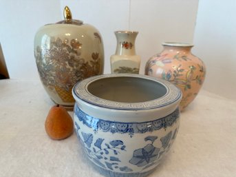 Collection Of 4 Vintage Oriental Porcelains