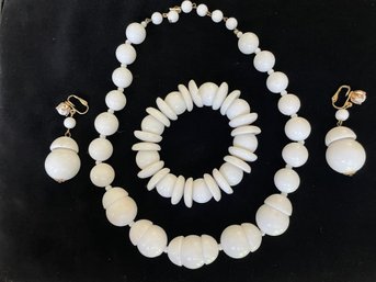 1960s White Jewelry Suite