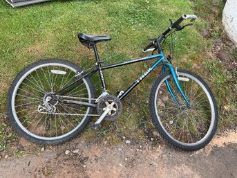 Vintage Trek 800 Mountain Bike 26