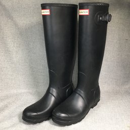 Very Nice Black HUNTER Boots - Tall Style - US Size (8) - The Classic British Look ! - VERY NICE BOOTS !
