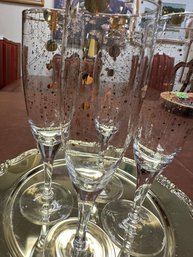 Set Of 4 Champagne Flutes With Gold Motif