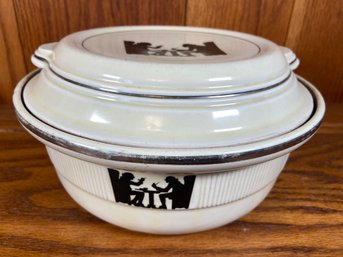 Hall's Superior Quality Kitchenware 25qs Silhouette Design Casserole Dish With Lid 9x4.5'