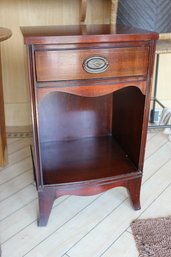 Mahogany Pair Of Nightstands 16  W X 14D X 28H