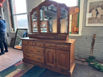 Dresser With Mirror