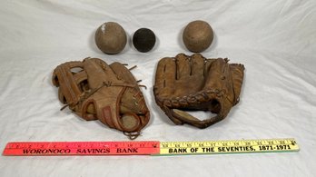 Toys Lot Lawn Darts Spaulding 42-276 Lefty Sal Bondo And Regent George Foster Baseball Gloves 3 Balls