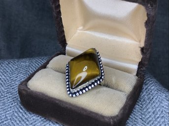 Beautiful 925 / Sterling Silver Cocktail Ring With Highly Polished Diamond Shaped Tiger Eye - Very Nice !