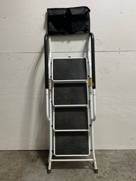 Stable 4 Step Ladder With Hand Grips