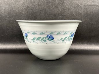 A Delightful Studio Pottery Bowl With A Delicate Floral Pattern