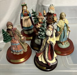 6 Vintage Santa / Holiday Figurines - Duncan Royale, Mr. & Mrs. Miniatures.     LYS BAS